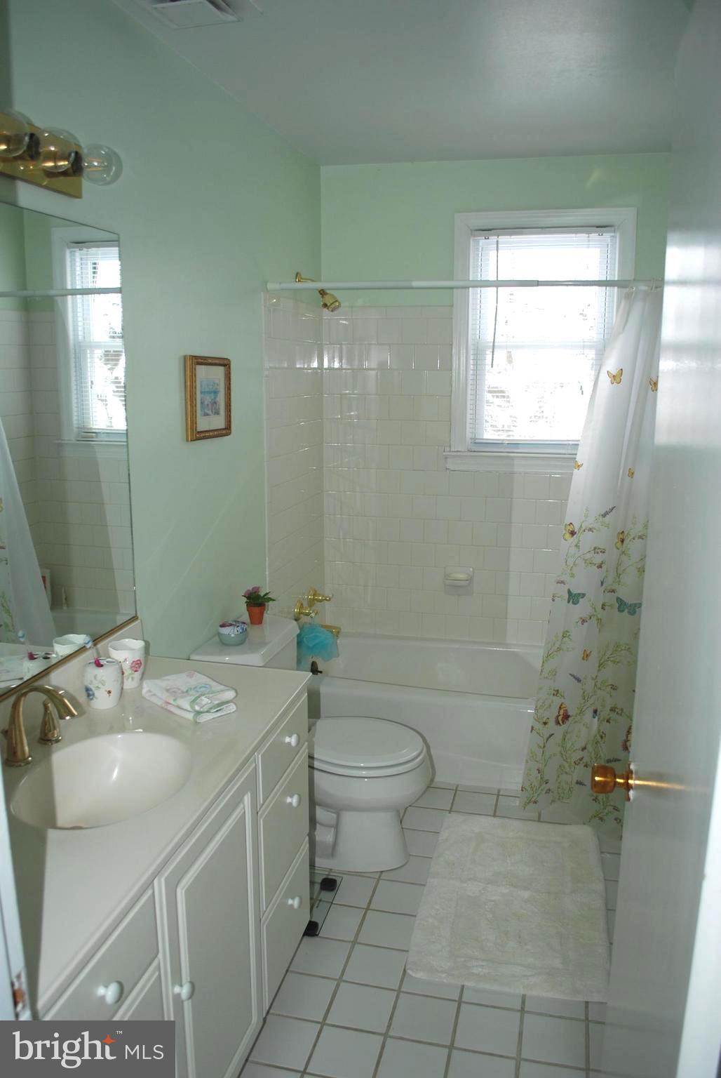 246 Coldbrook Road Lutherville-Timonium, MD 21093 - Photo 31 of 42 UPPER BATH