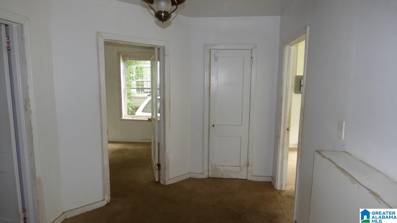 605 27th Street Southwest Birmingham, AL 35211 - Photo 4 of 7