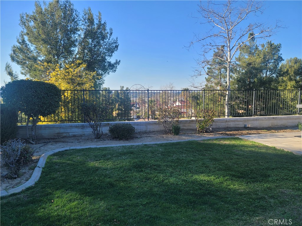 44915 Machon Road Temecula, CA 92592 - Photo 2 of 40 a view of garden with tall trees