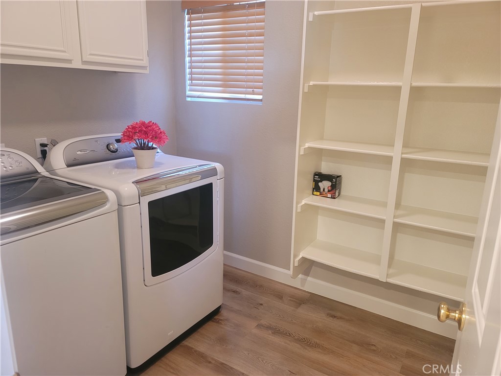 44915 Machon Road Temecula, CA 92592 - Photo 32 of 40 a utility room with dryer and washer