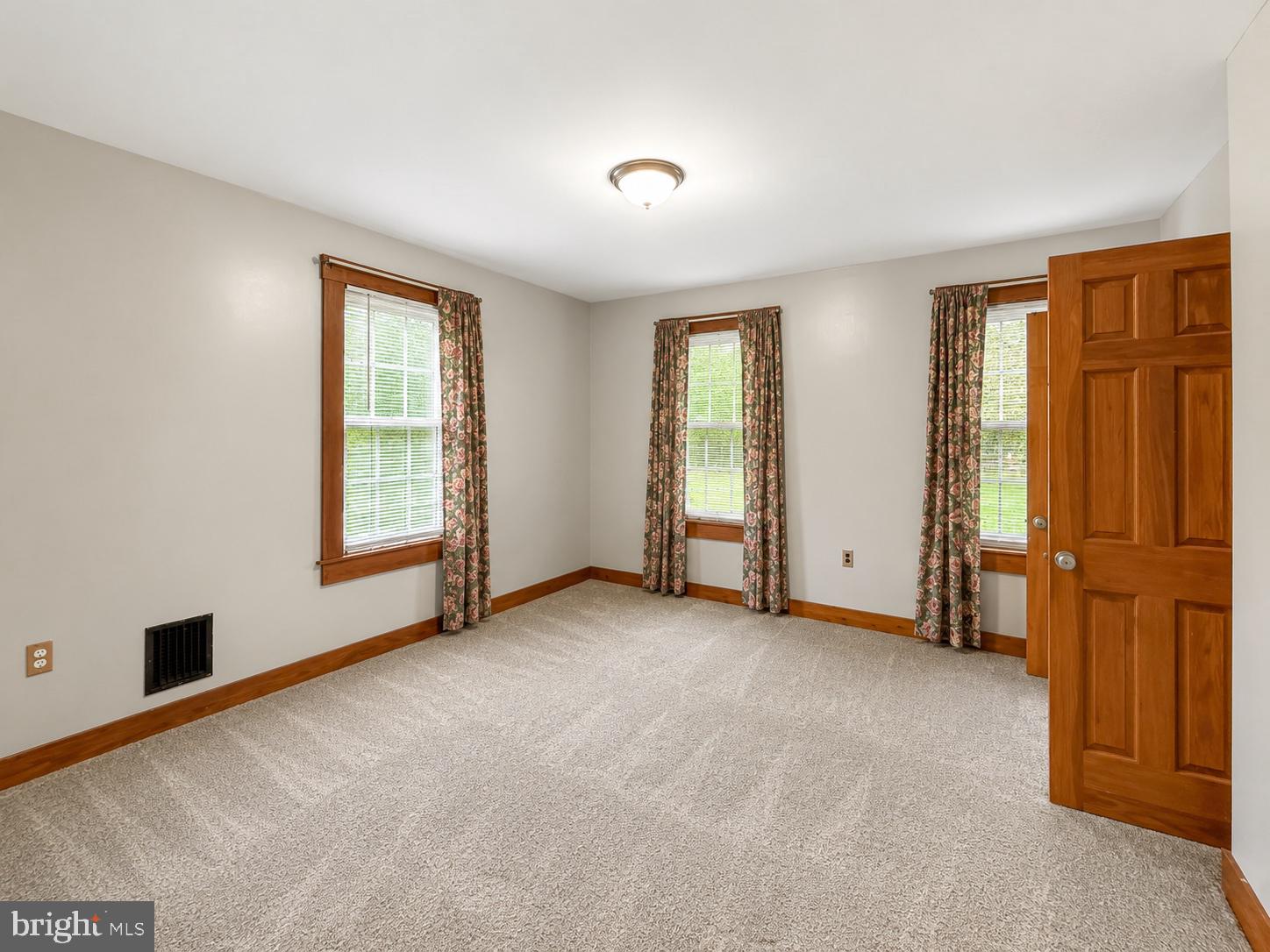 608 North Point Road Baltimore, MD 21224 - Photo 14 of 23