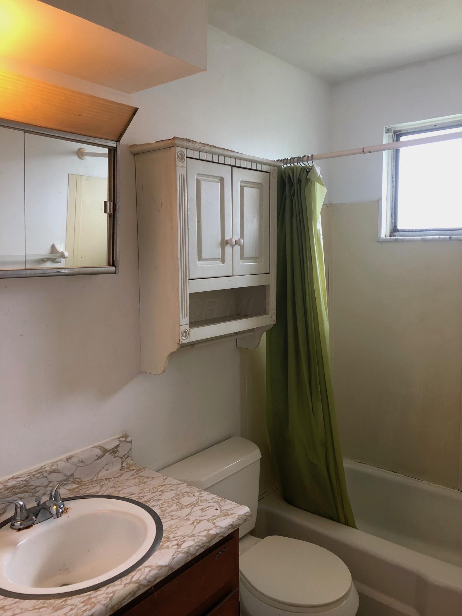 4722-4724 Dechant Road Columbus, OH 43229 - Photo 11 of 13 Gallery Image 11