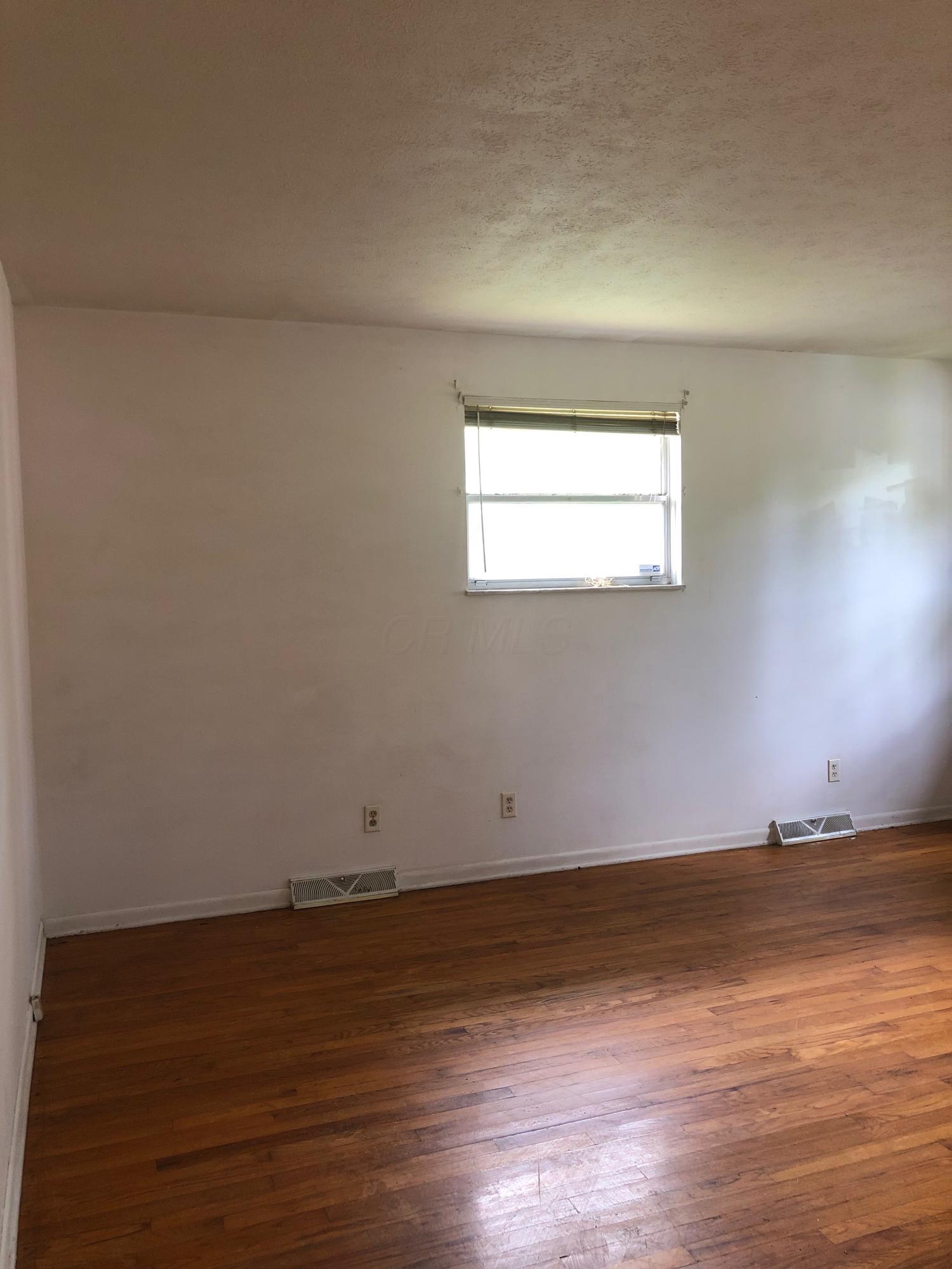 4722-4724 Dechant Road Columbus, OH 43229 - Photo 4 of 13 Gallery Image 4