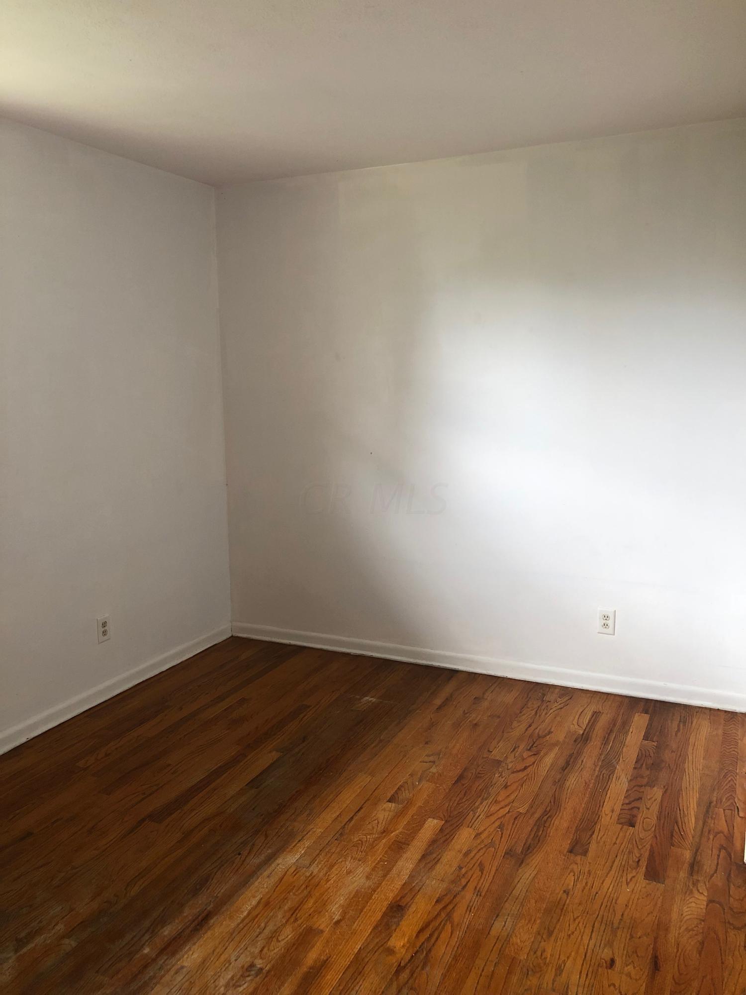 4722-4724 Dechant Road Columbus, OH 43229 - Photo 8 of 13 Gallery Image 8