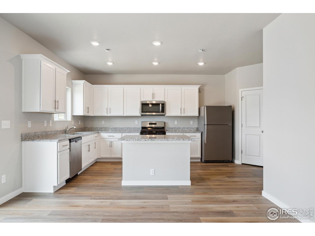 960 Cascade Falls Street Severance, CO 80550 - Photo 6 of 23