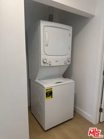 $1,995 | 4013 Walton Avenue, Unit 1/2, Los Angeles, CA 90037