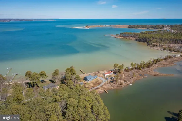 $899,000 | 199 Foxwells Lane, White Stone, VA 22578