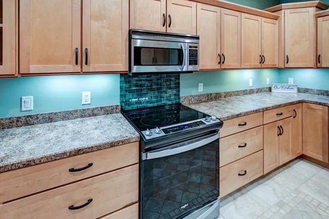 $495,000 | 18 Glen Arbor Way, Fitchburg, WI 53711