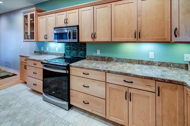 $495,000 | 18 Glen Arbor Way, Fitchburg, WI 53711