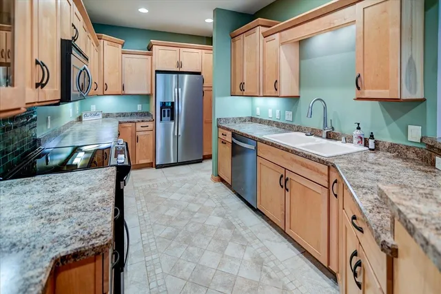 $495,000 | 18 Glen Arbor Way, Fitchburg, WI 53711