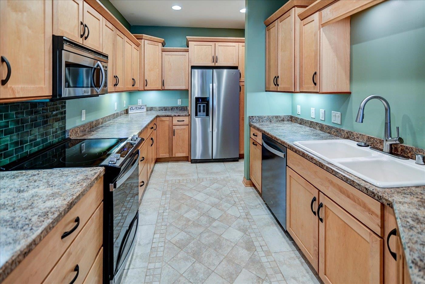 18 Glen Arbor Way Fitchburg, WI 53711 - Photo 14 of 77