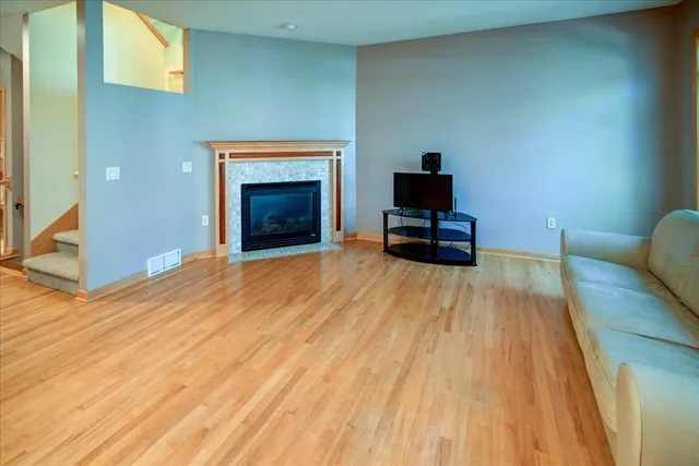 $495,000 | 18 Glen Arbor Way, Fitchburg, WI 53711