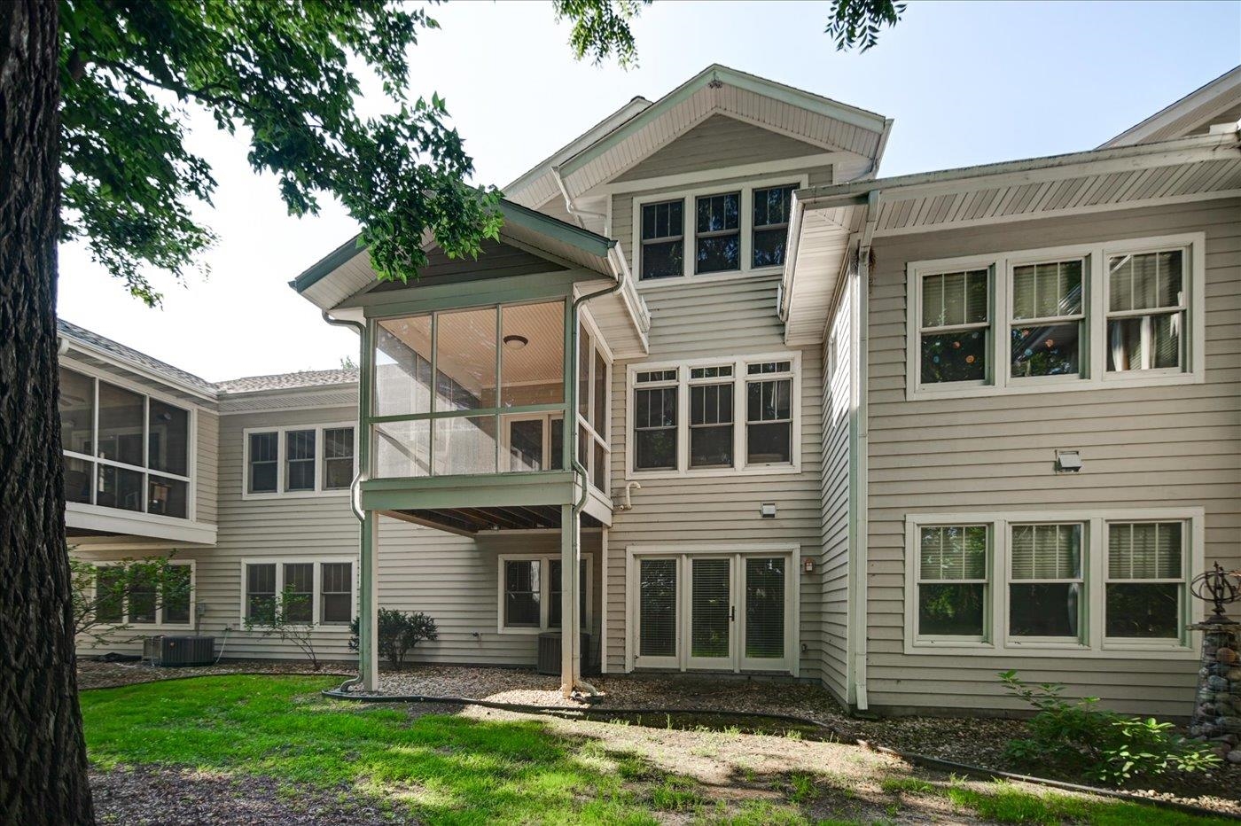 18 Glen Arbor Way Fitchburg, WI 53711 - Photo 3 of 77