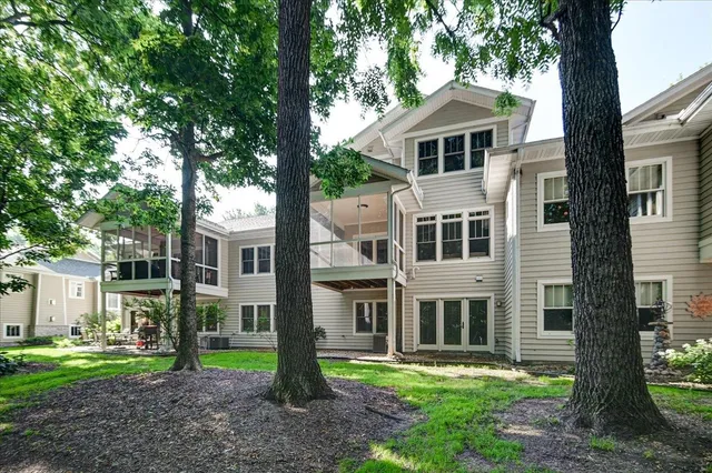 $495,000 | 18 Glen Arbor Way, Fitchburg, WI 53711