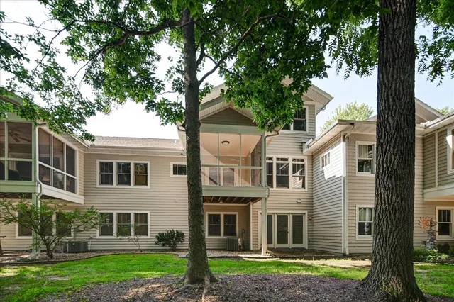 $495,000 | 18 Glen Arbor Way, Fitchburg, WI 53711