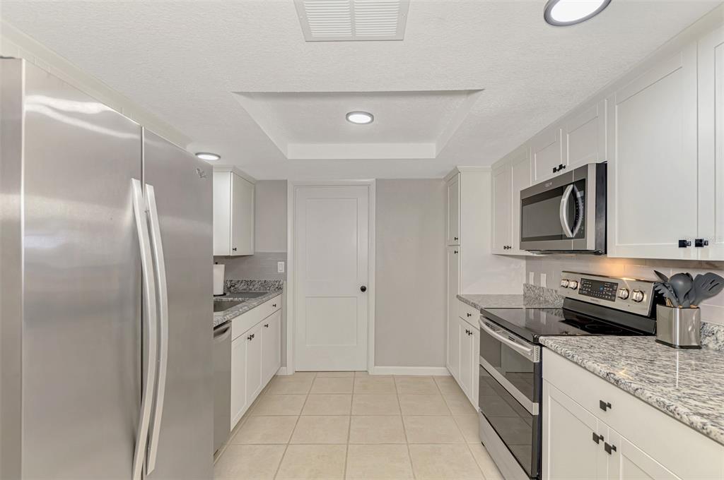 361 Falkland Road Venice, FL 34293 - Photo 14 of 40