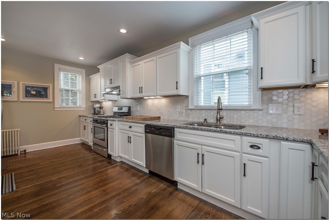 2884 Edgehill Road Cleveland, OH 44118 - Photo 12 of 35 Gallery Image 12
