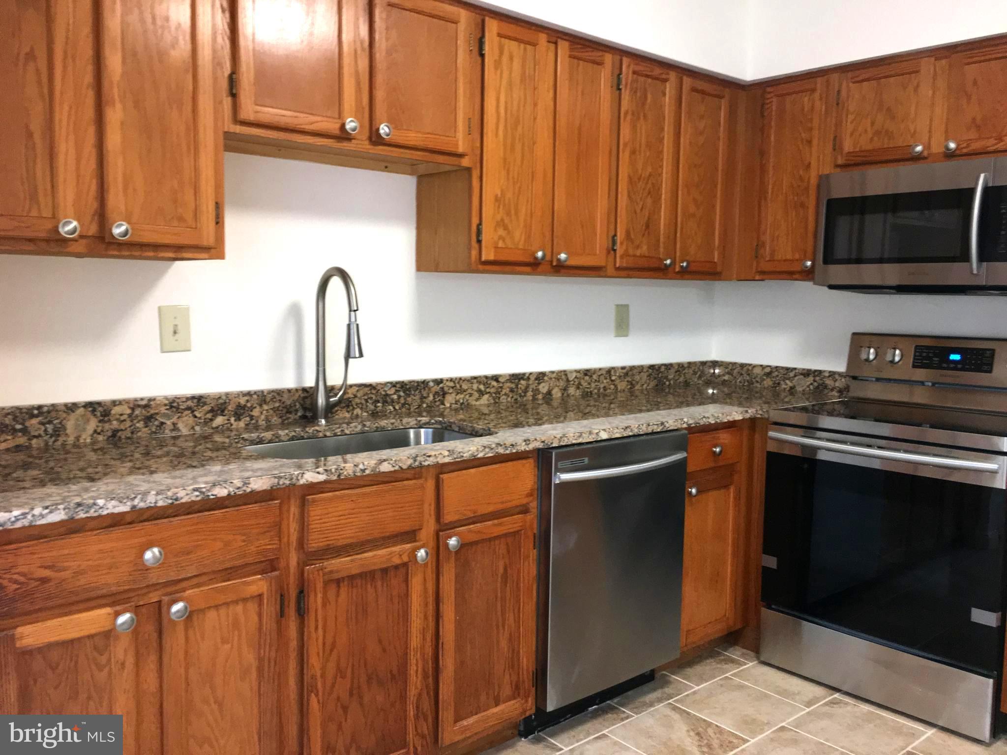 7357 Rokeby Drive Manassas, VA 20109 - Photo 4 of 30 Kitchen
