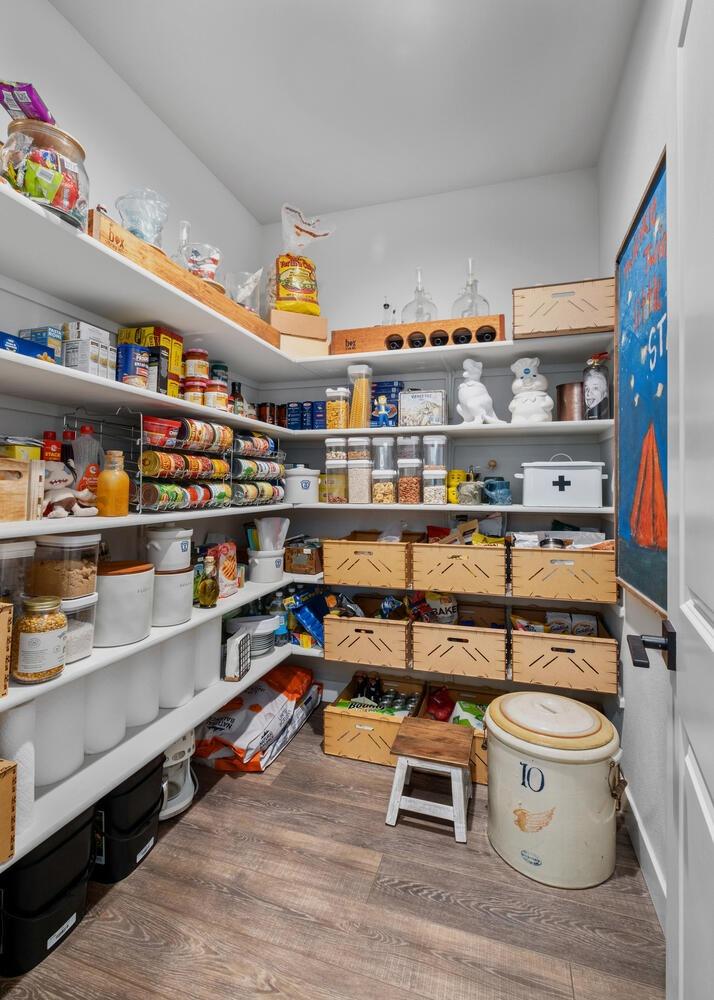 3477 Junipero Avenue Clovis, CA 93619 - Photo 15 of 39 a reading room with a book shelf
