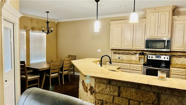 $2,500 | 7178 Lake Placid Drive, Corpus Christi, TX 78414