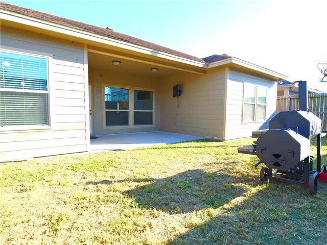 $2,500 | 7178 Lake Placid Drive, Corpus Christi, TX 78414