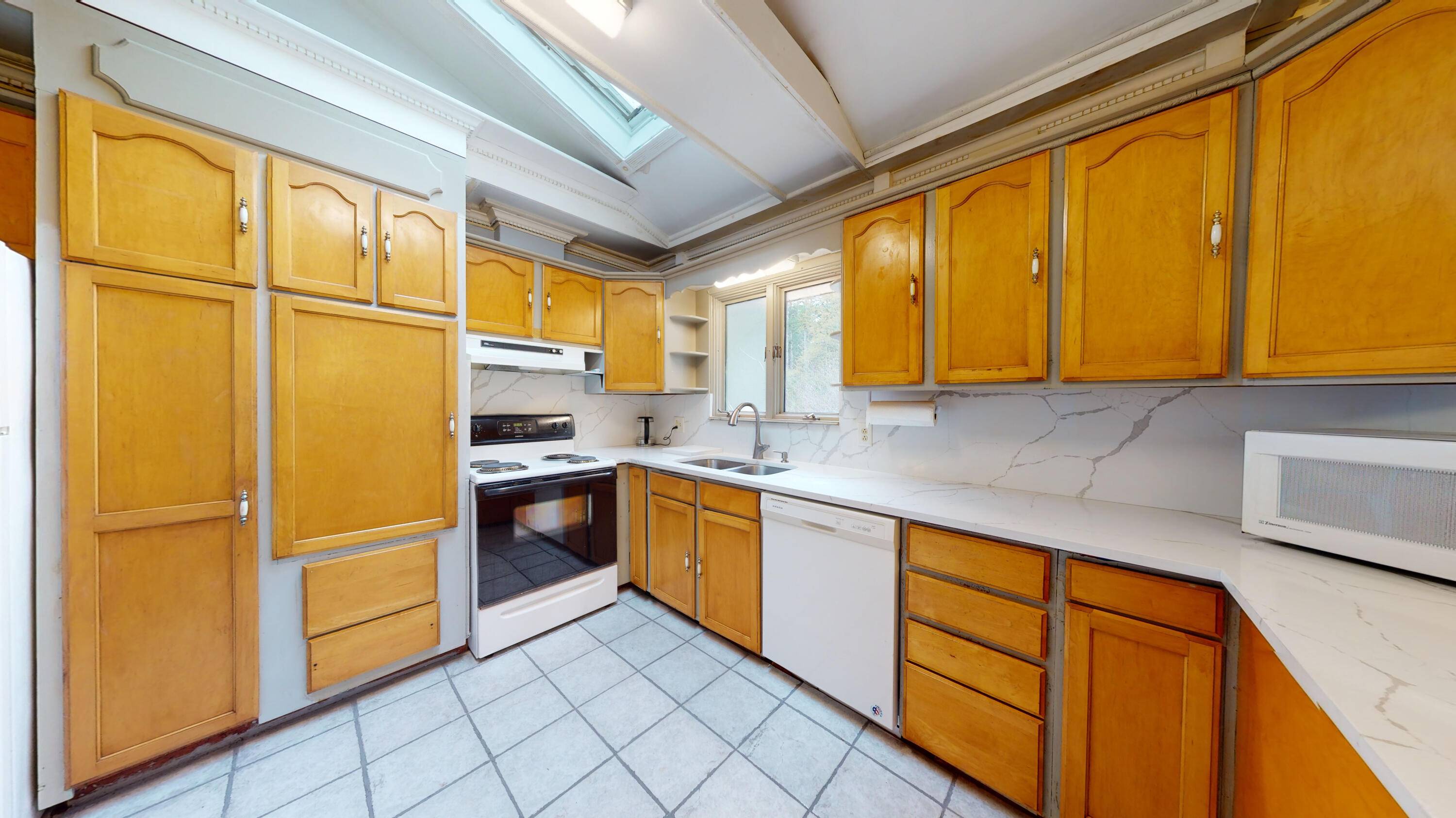 191 Beech Road Eliot, ME 03903 - Photo 5 of 51 191-Beech-Rd-Eliot-ME-03903-05082023_090