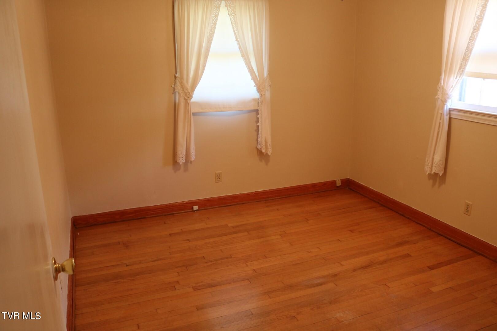 2045 Jones Bridge Road Greeneville, TN 37743 - Photo 11 of 21 IMG_7205