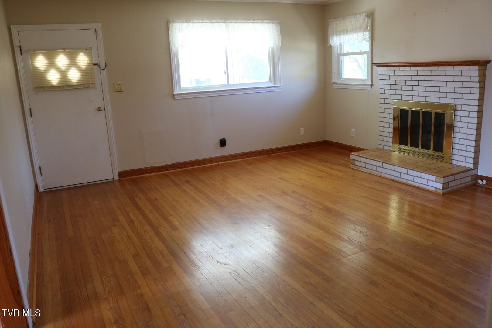 2045 Jones Bridge Road Greeneville, TN 37743 - Photo 3 of 21 IMG_7165