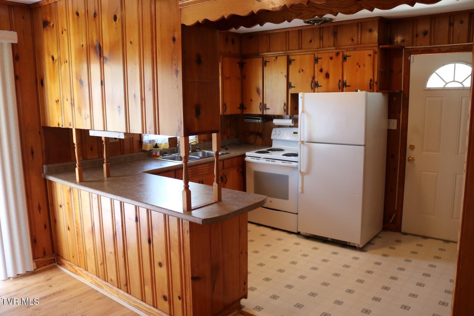 2045 Jones Bridge Road Greeneville, TN 37743 - Photo 6 of 21 IMG_7143