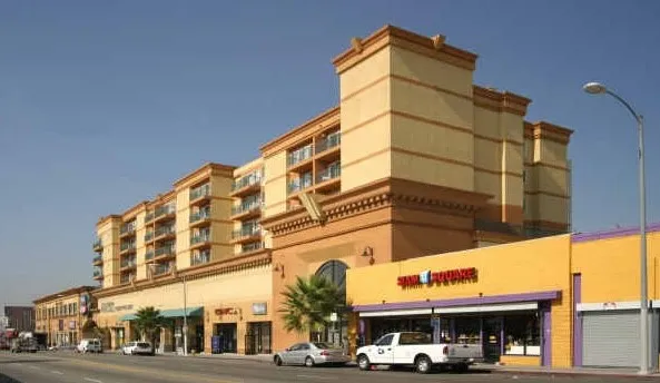 $1,950 | 5411 Hollywood Boulevard, Hollywood, CA 90027