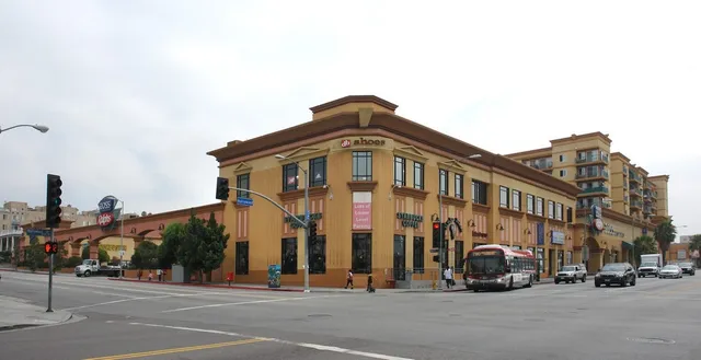 $1,950 | 5411 Hollywood Boulevard, Hollywood, CA 90027