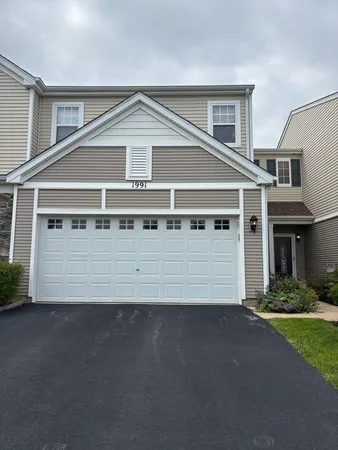 $2,450 | 1991 Cobblestone Drive, Carpentersville, IL 60110
