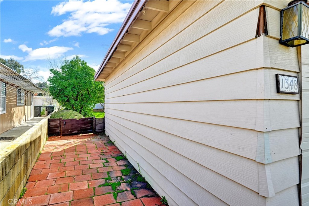 1348 Jasmine Way Hemet, CA 92545 - Photo 5 of 33 a view of a back yard of the house