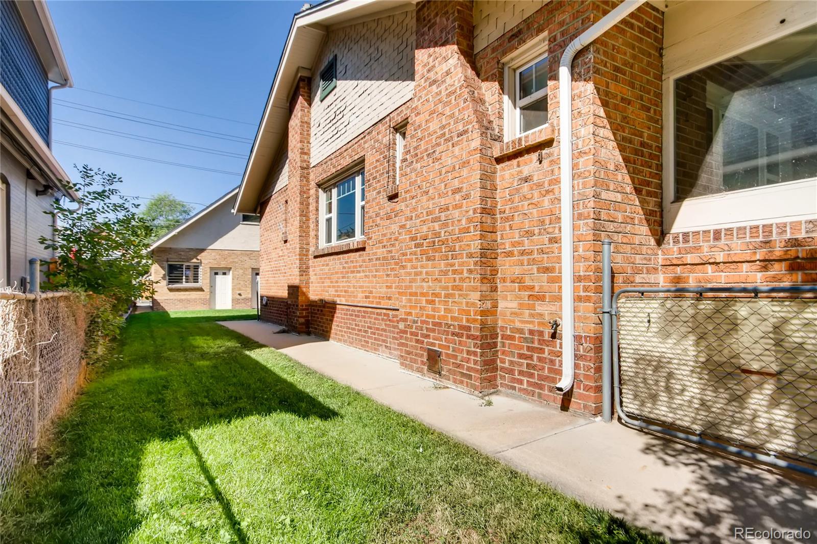 777 South Sherman Street Denver, CO 80209 - Photo 29 of 35 a view of a back yard of the house