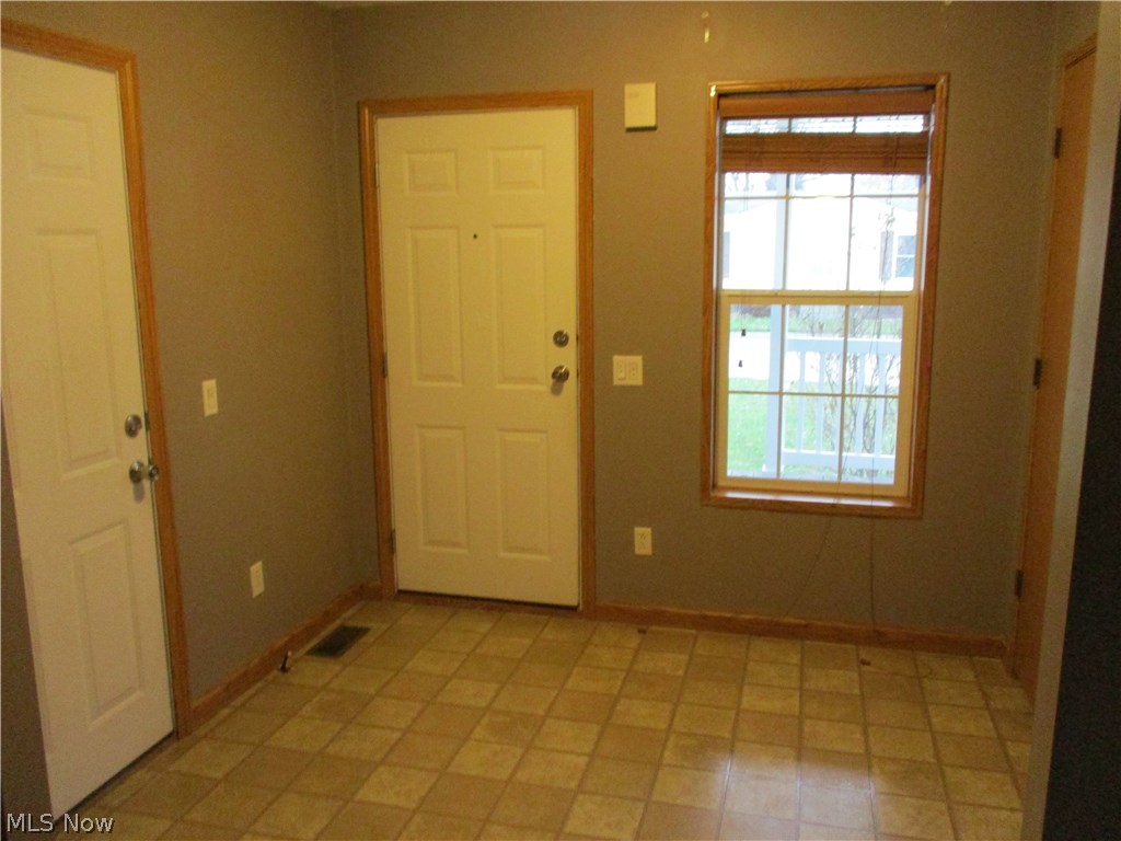 184 Coen Road Vermilion, OH 44089 - Photo 3 of 14