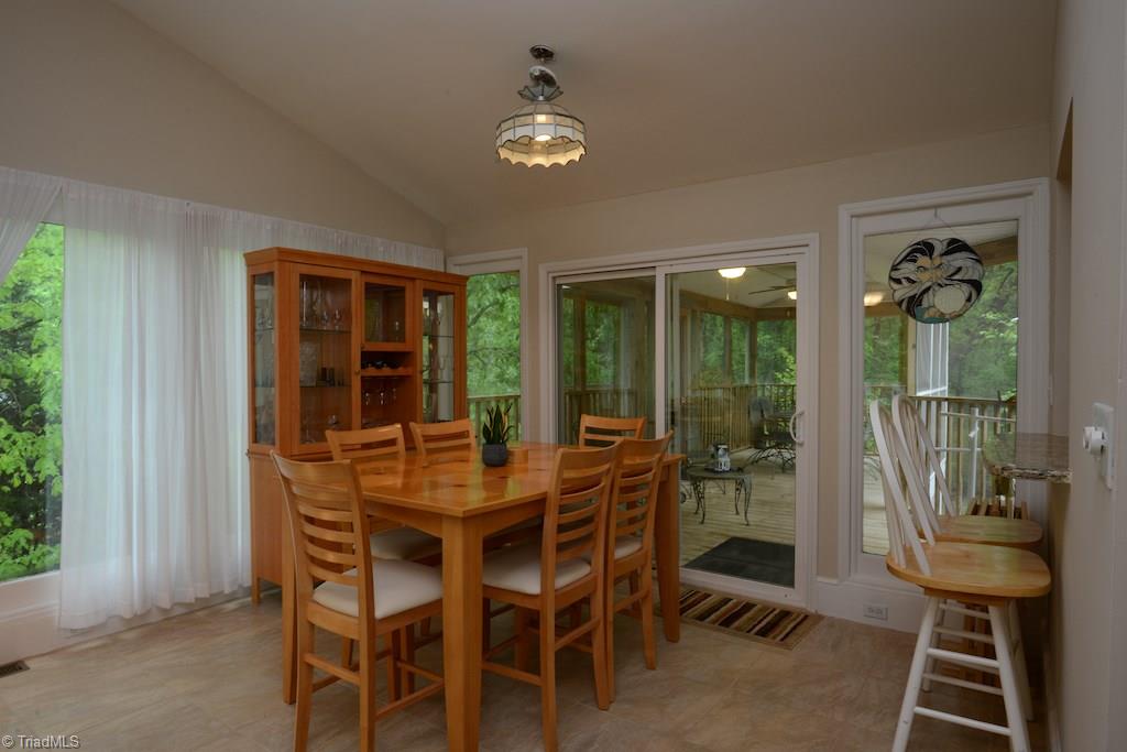 3502 Rolling Road High Point, NC 27265 - Photo 9 of 25 Breakfast Area