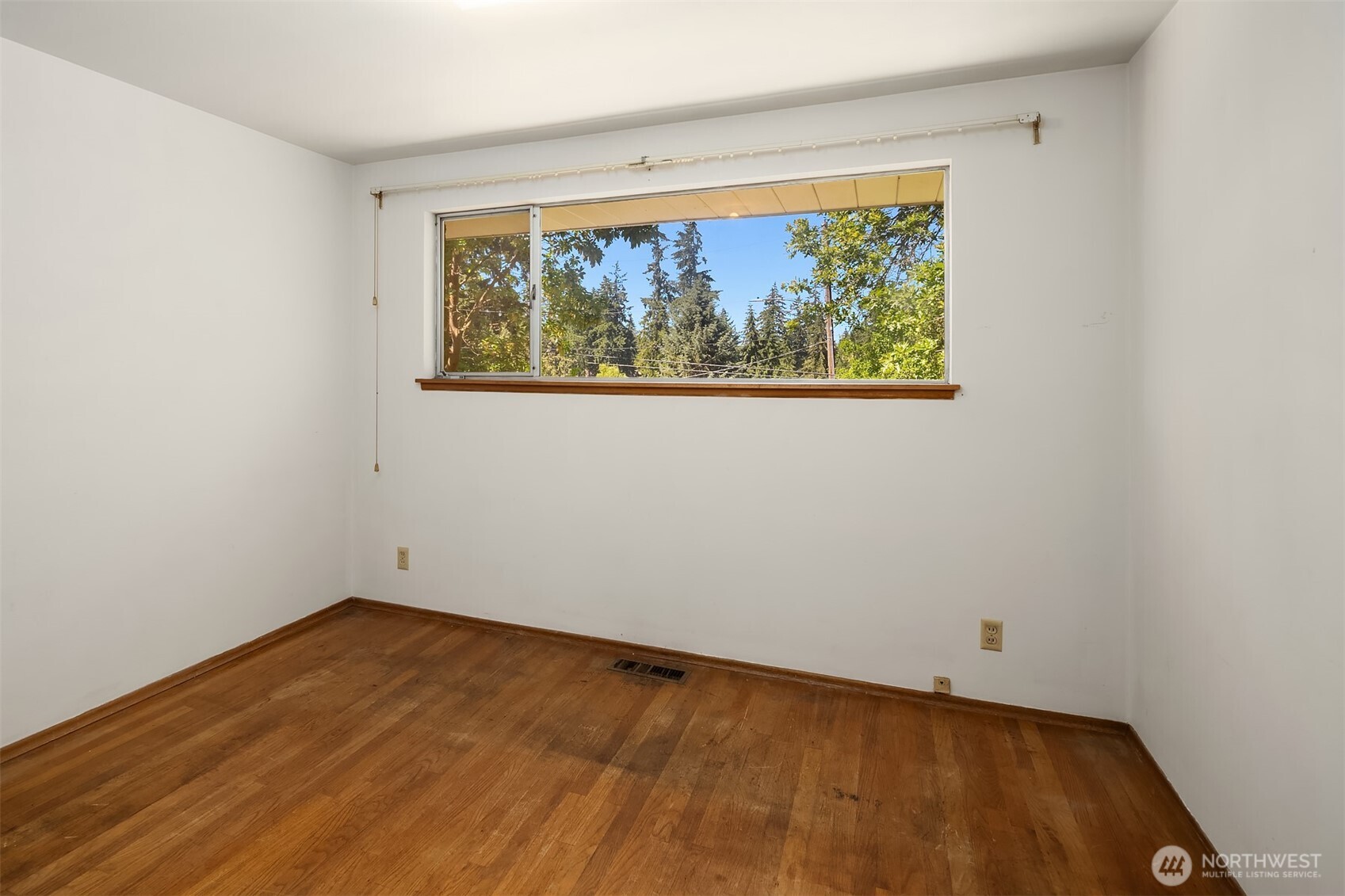 8725 Maple Lane Edmonds, WA 98026 - Photo 14 of 28