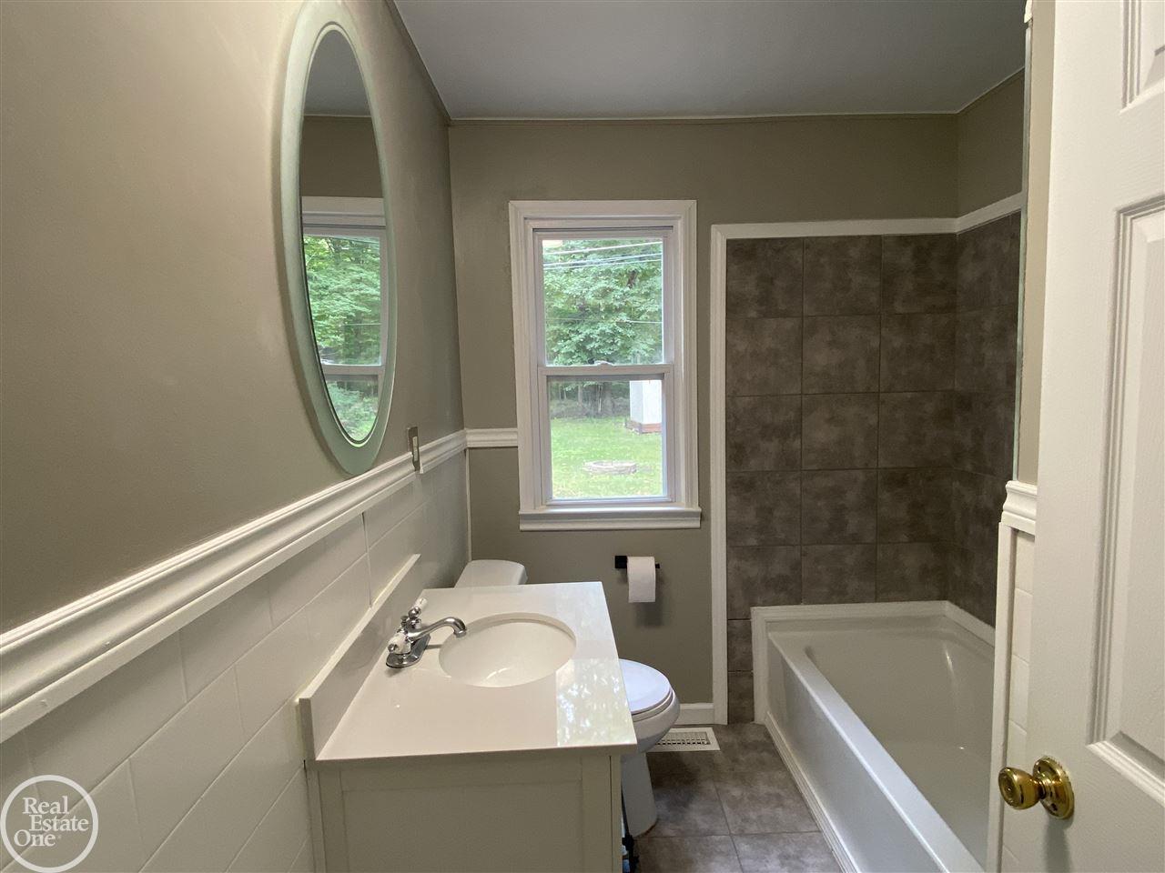 50130 Cedargrove Road Utica, MI 48317 - Photo 27 of 34 remodeled bath