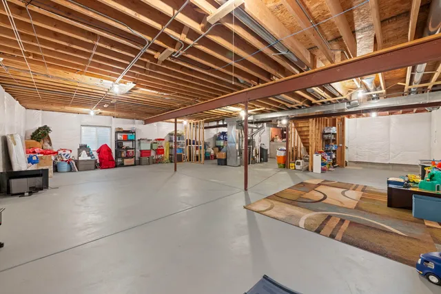 $400,000 | 16174 Seneca Lake Circle, Crest Hill, IL 60403