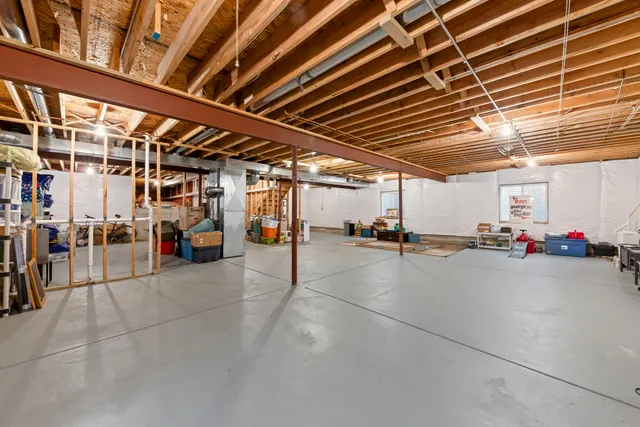 $400,000 | 16174 Seneca Lake Circle, Crest Hill, IL 60403