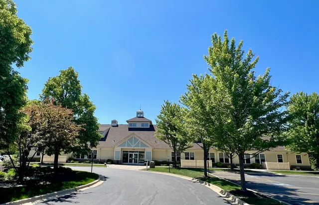 $400,000 | 16174 Seneca Lake Circle, Crest Hill, IL 60403