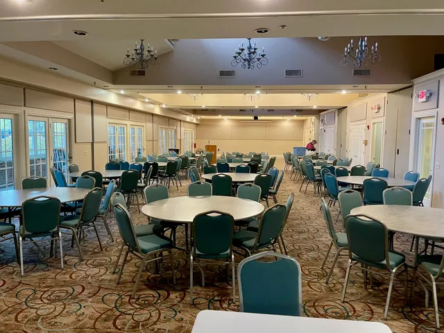 $400,000 | 16174 Seneca Lake Circle, Crest Hill, IL 60403