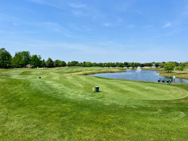 $400,000 | 16174 Seneca Lake Circle, Crest Hill, IL 60403