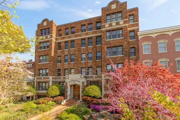 $389,000 | 644 Massachusetts Avenue Northeast, Unit 400, Washington, DC 20002