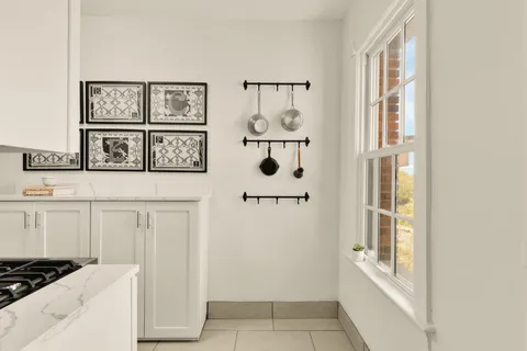 $389,000 | 644 Massachusetts Avenue Northeast, Unit 400, Washington, DC 20002