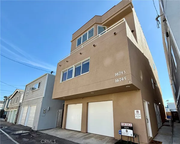$1,899,000 | 16745 Bayview Drive, Unit B, Sunset Beach, CA 90742