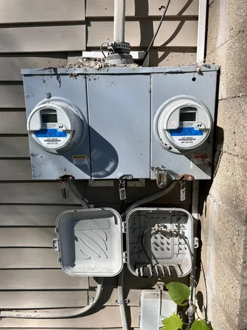 $39,900 | 410 Division Street, Benton Harbor, MI 49022