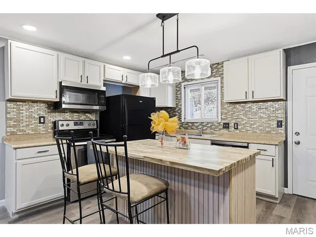 $189,900 | 45 Nottingham Lane, Belleville, IL 62223