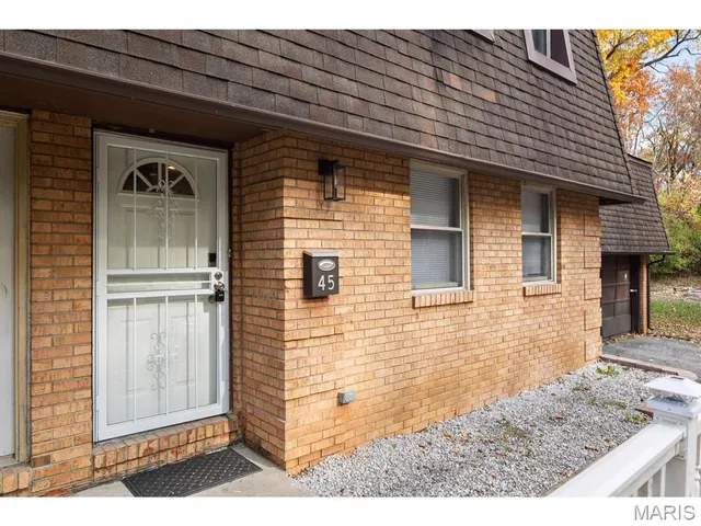 $189,900 | 45 Nottingham Lane, Belleville, IL 62223