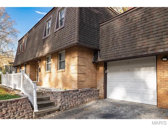 $189,900 | 45 Nottingham Lane, Belleville, IL 62223